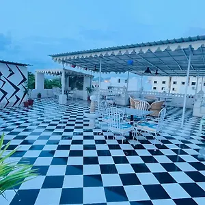 https://hotel-tree-of-heaven.udaipurhotels.org